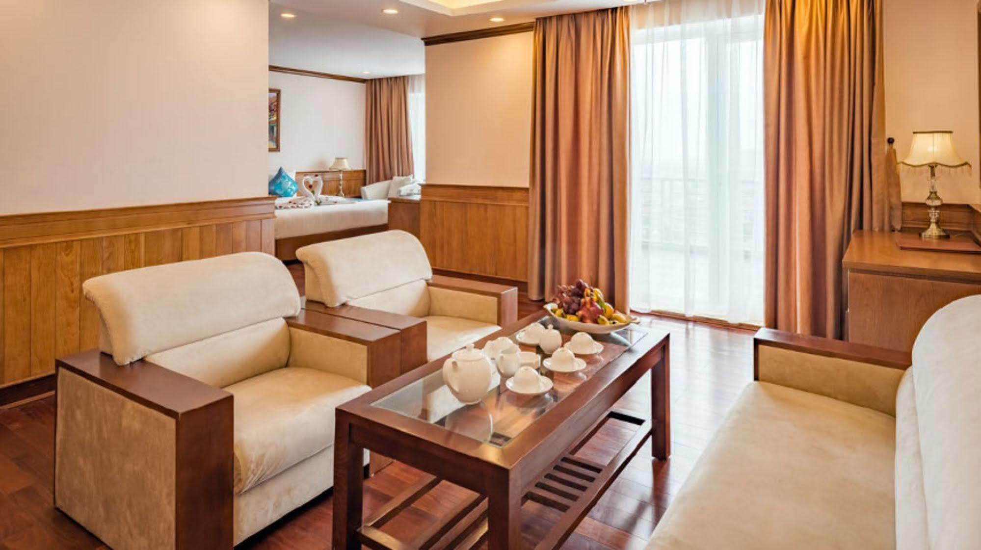 Lam Giang Hotel Vinh Zewnętrze zdjęcie