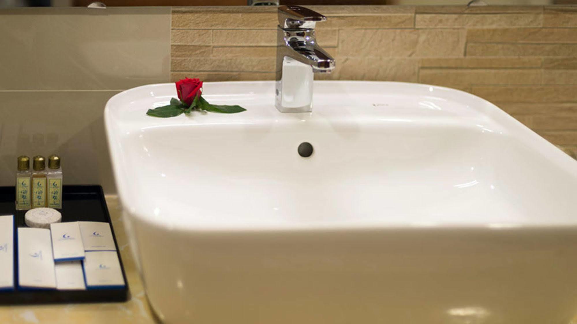 Lam Giang Hotel Vinh Zewnętrze zdjęcie